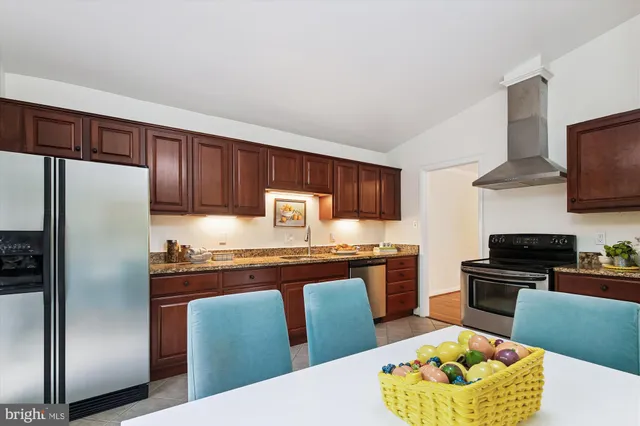 $959,000 | 11221 South Shore Road, Reston, VA 20190