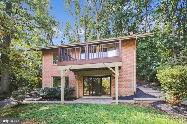 $959,000 | 11221 South Shore Road, Reston, VA 20190