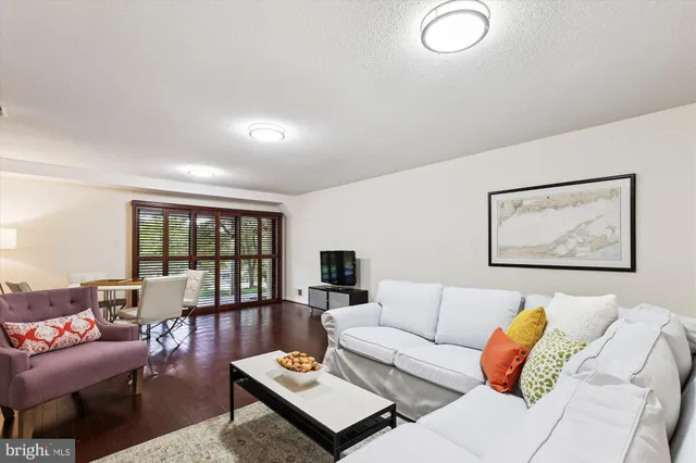 $959,000 | 11221 South Shore Road, Reston, VA 20190