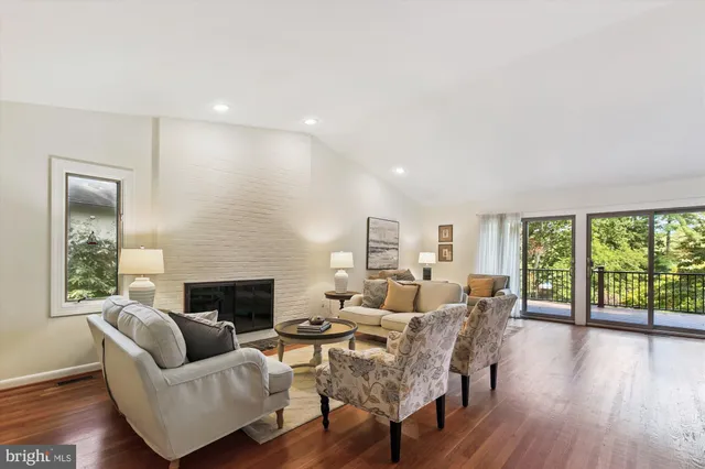 $959,000 | 11221 South Shore Road, Reston, VA 20190