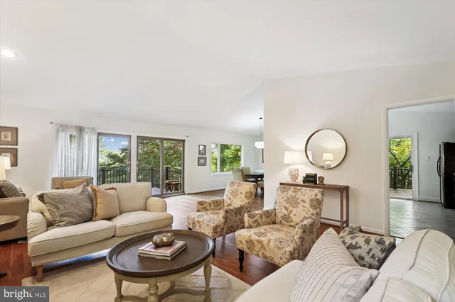 $959,000 | 11221 South Shore Road, Reston, VA 20190