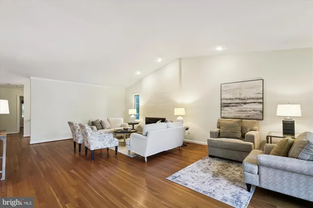 $959,000 | 11221 South Shore Road, Reston, VA 20190