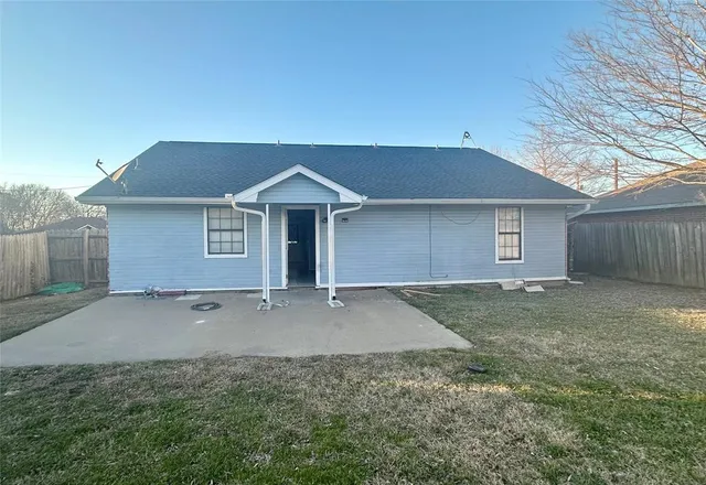 $1,650 | 2105 Melody Circle, Kaufman, TX 75142