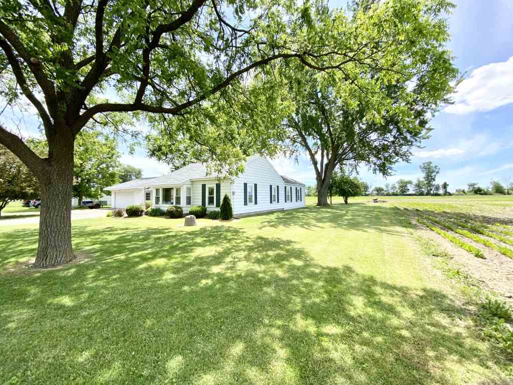 5190 East Monroe Road Breckenridge, MI 48615 - Photo 20 of 22 1875889-19.JPG