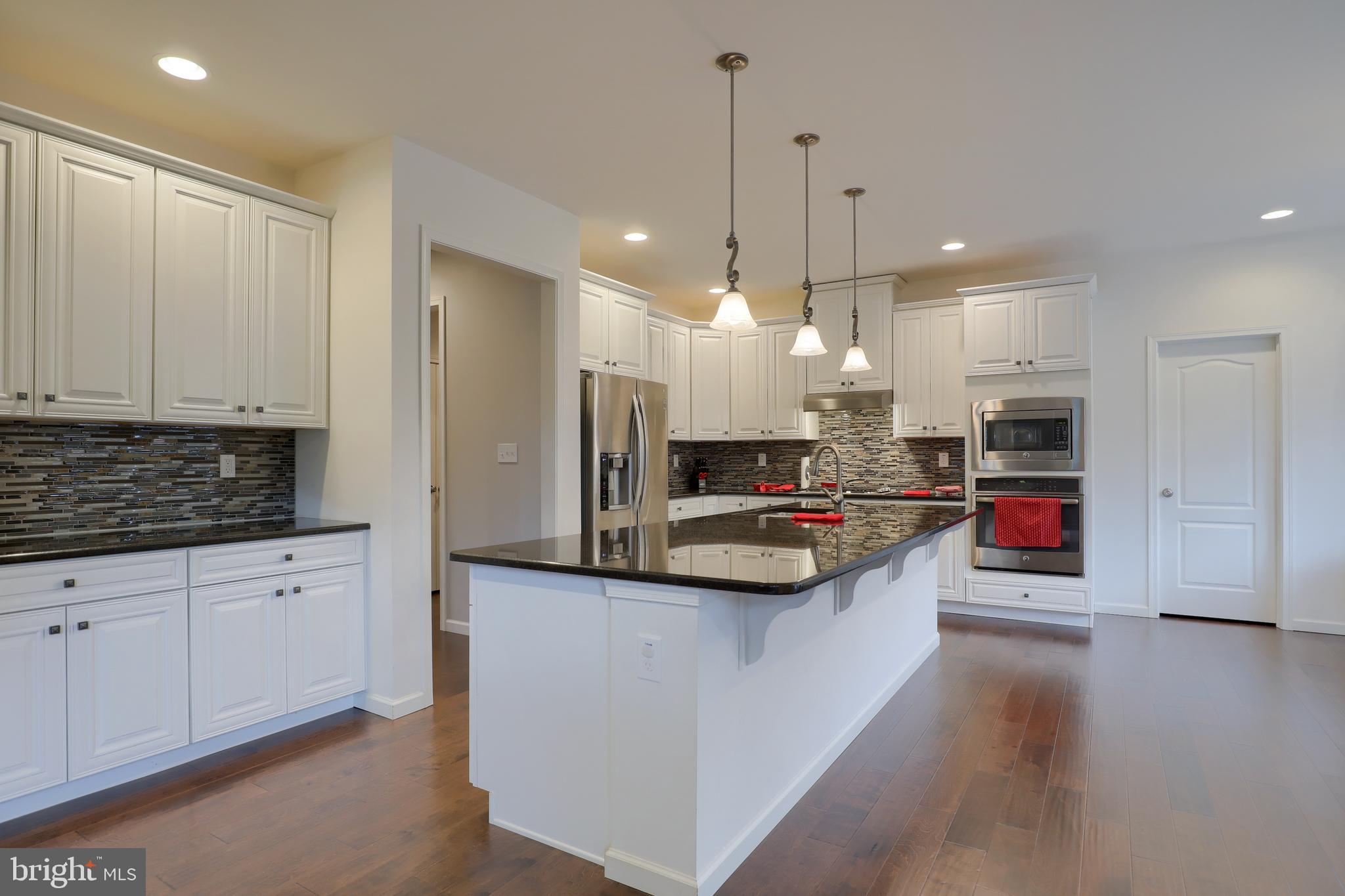 648 Warminster Lane Lititz, PA 17543 - Photo 2 of 38 Gallery Image 2