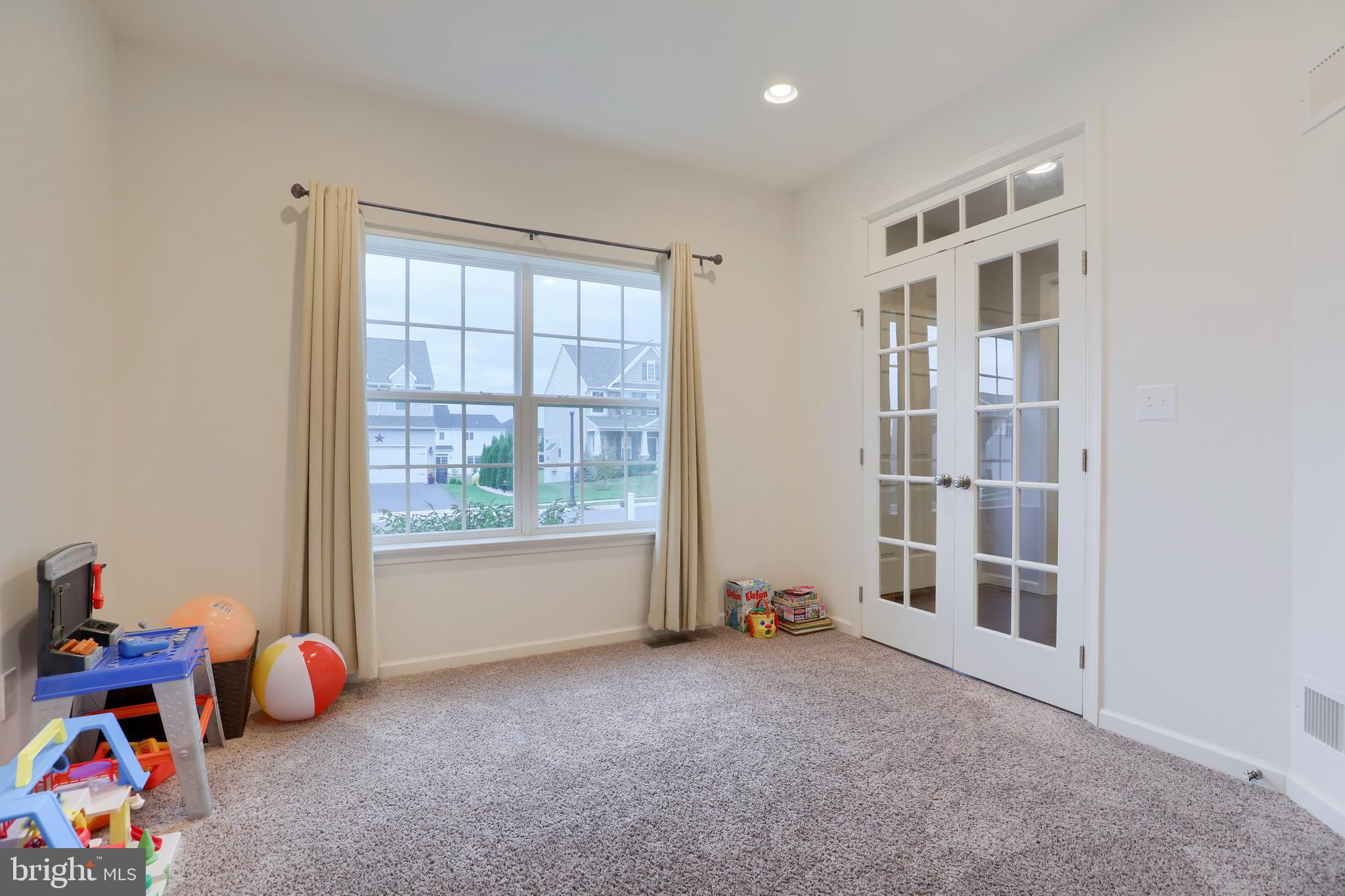 648 Warminster Lane Lititz, PA 17543 - Photo 15 of 38 Gallery Image 15