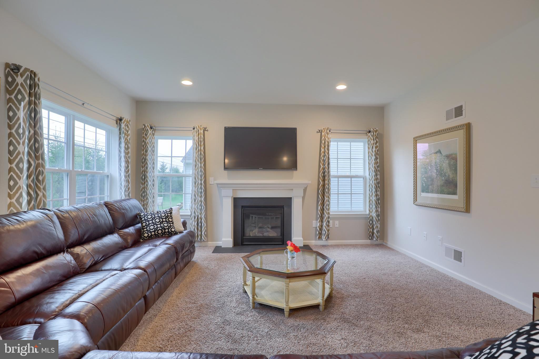 648 Warminster Lane Lititz, PA 17543 - Photo 10 of 38 Gallery Image 10