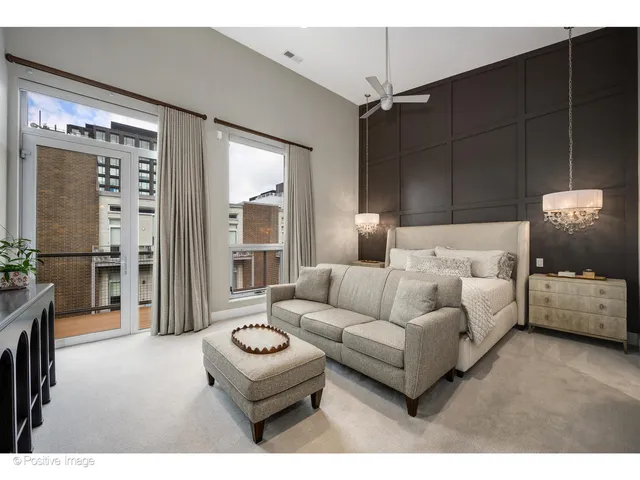 $1,525,000 | 18 North Carpenter Street, Unit PHN, Chicago, IL 60607