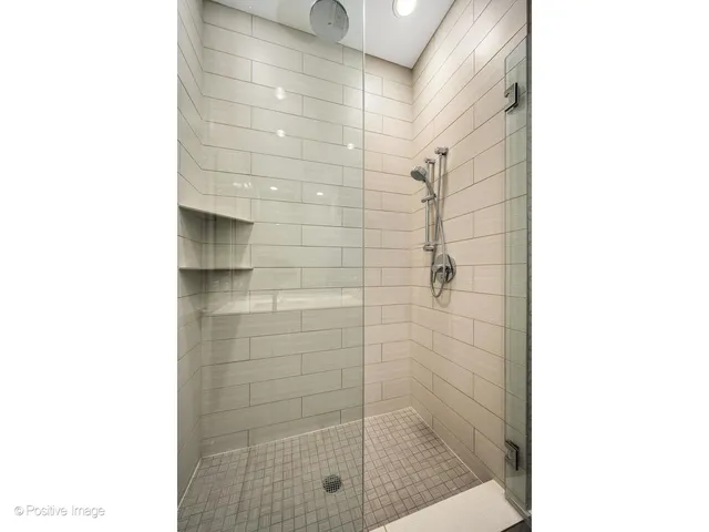 $1,525,000 | 18 North Carpenter Street, Unit PHN, Chicago, IL 60607