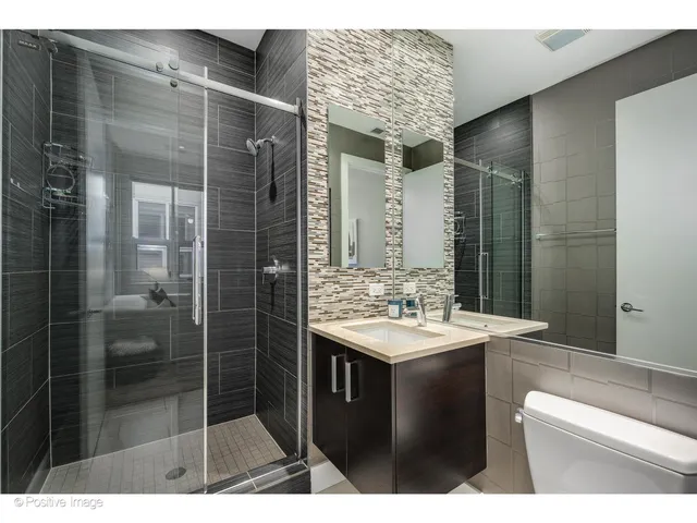 $1,525,000 | 18 North Carpenter Street, Unit PHN, Chicago, IL 60607