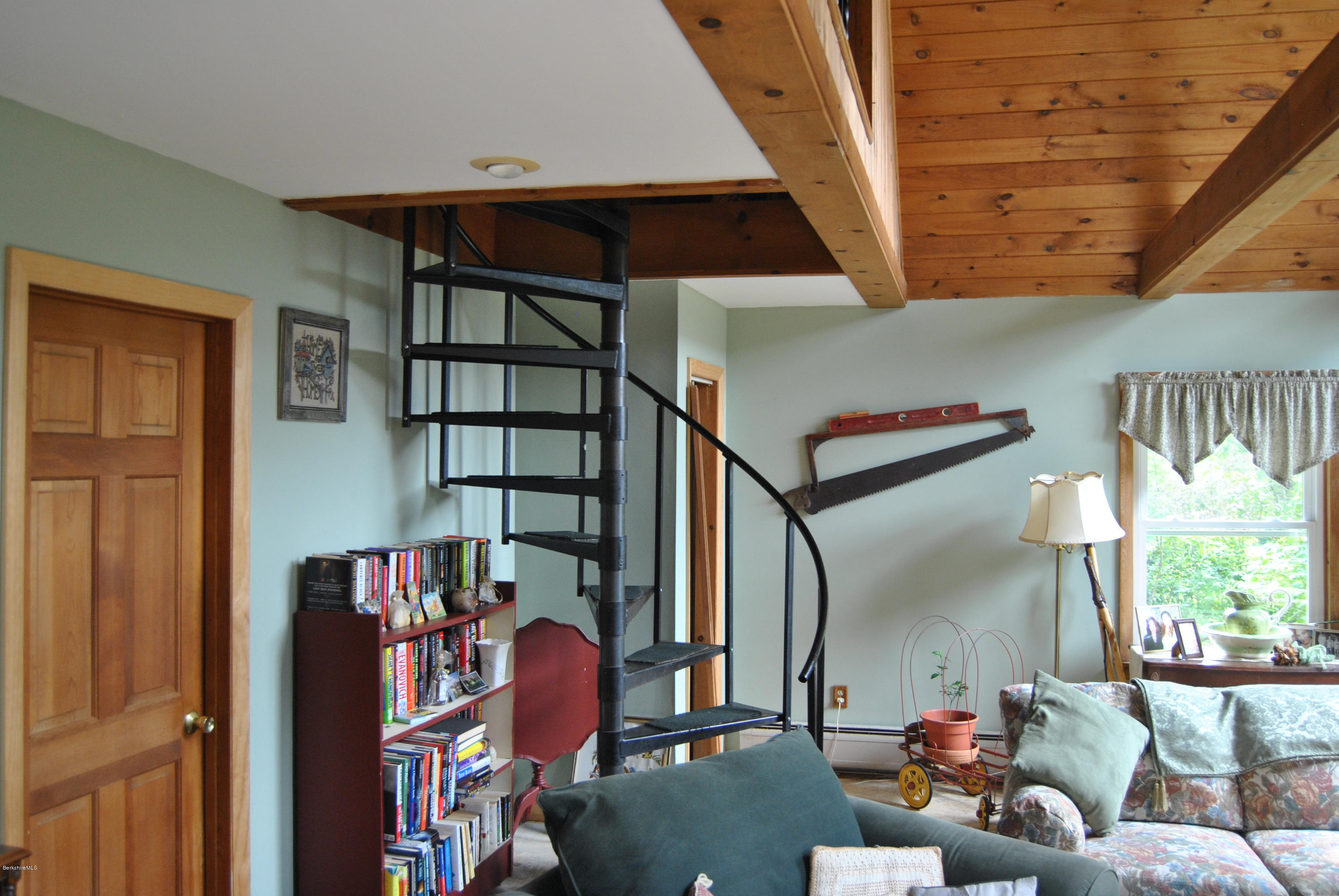 48 Alum Hill Road New Marlborough, MA 01259 - Photo 14 of 19 a living room with furniture