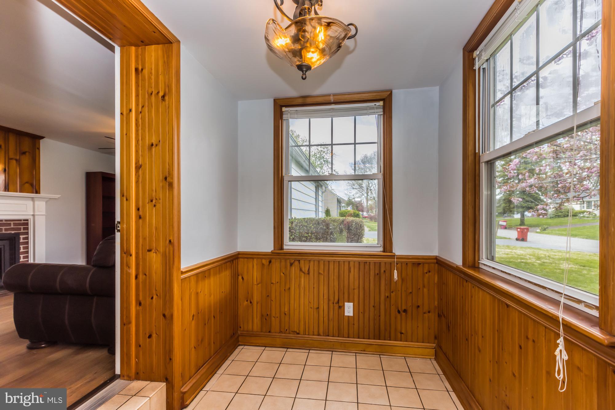 1039 Cardinal Road Audubon, PA 19403 - Photo 3 of 40 Entrance Foyer with Tile Floors