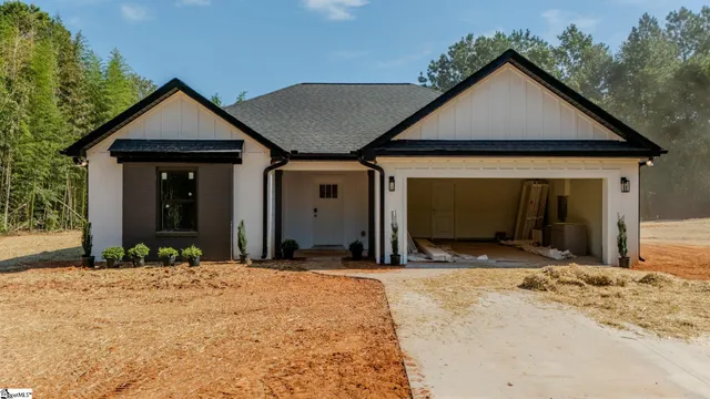 $329,900 | 426 North Palmetto Street, Liberty, SC 29657