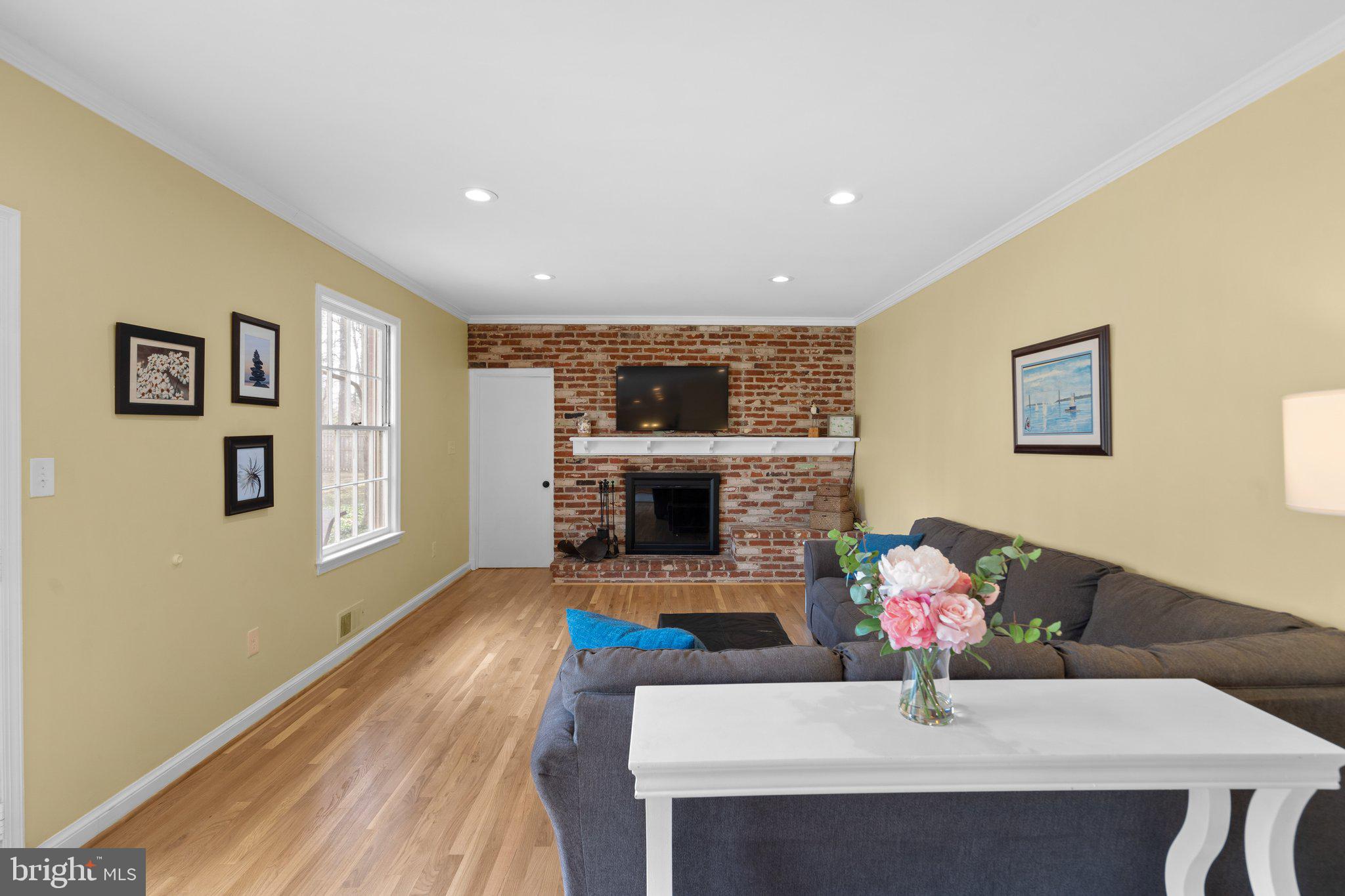 4301 Oaktree Road Rockville, MD 20853 - Photo 11 of 37
