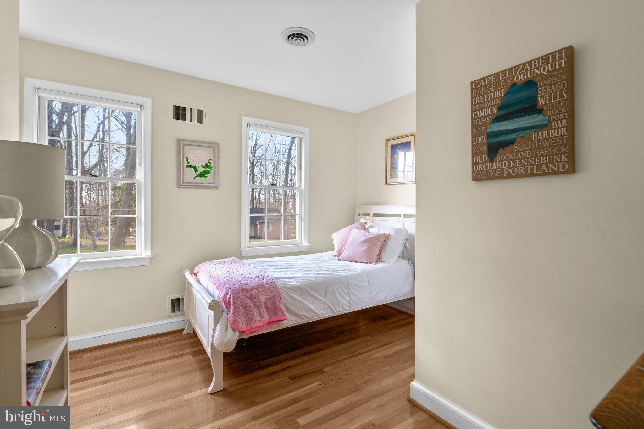 4301 Oaktree Road Rockville, MD 20853 - Photo 19 of 37