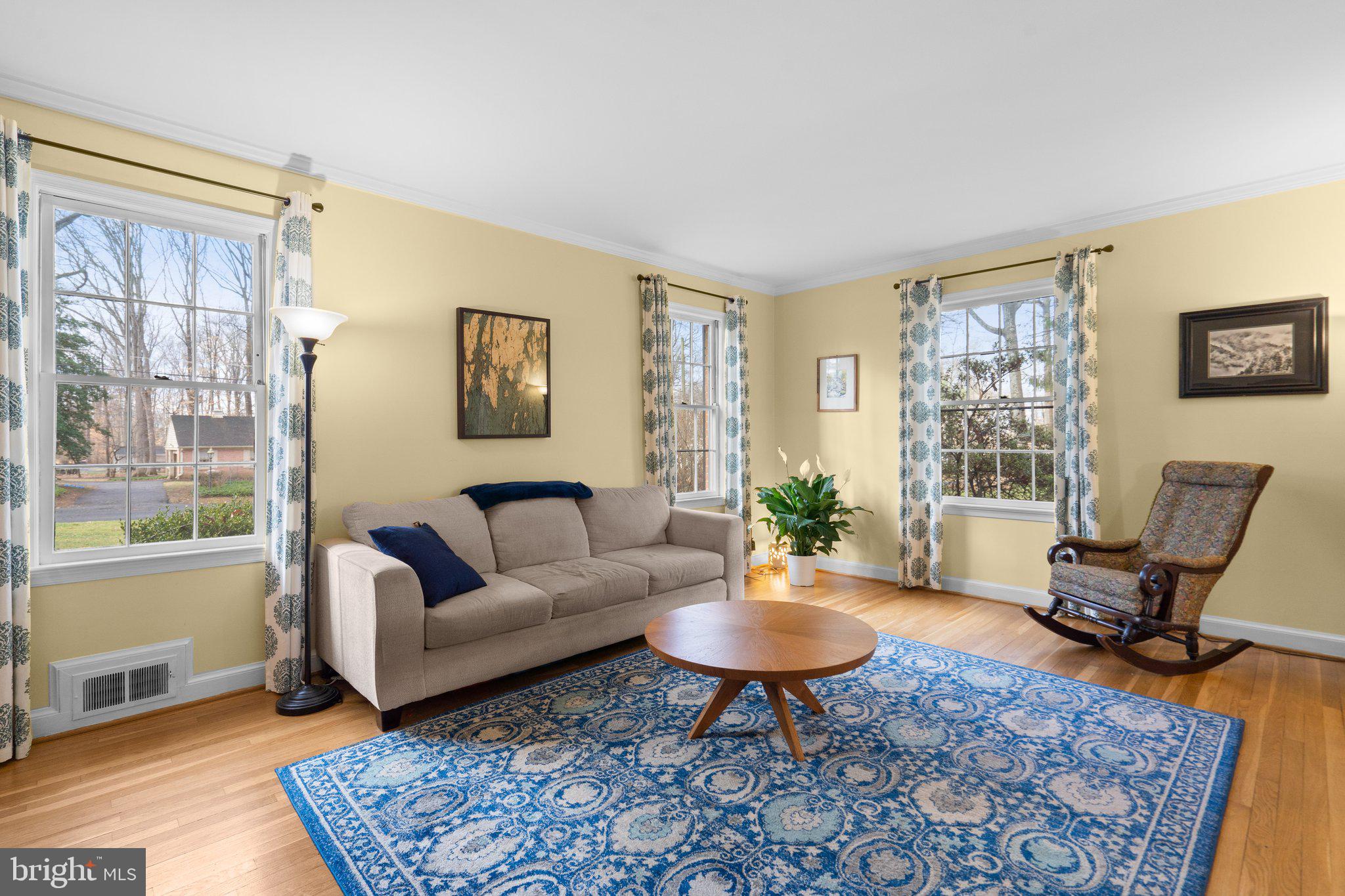 4301 Oaktree Road Rockville, MD 20853 - Photo 4 of 37