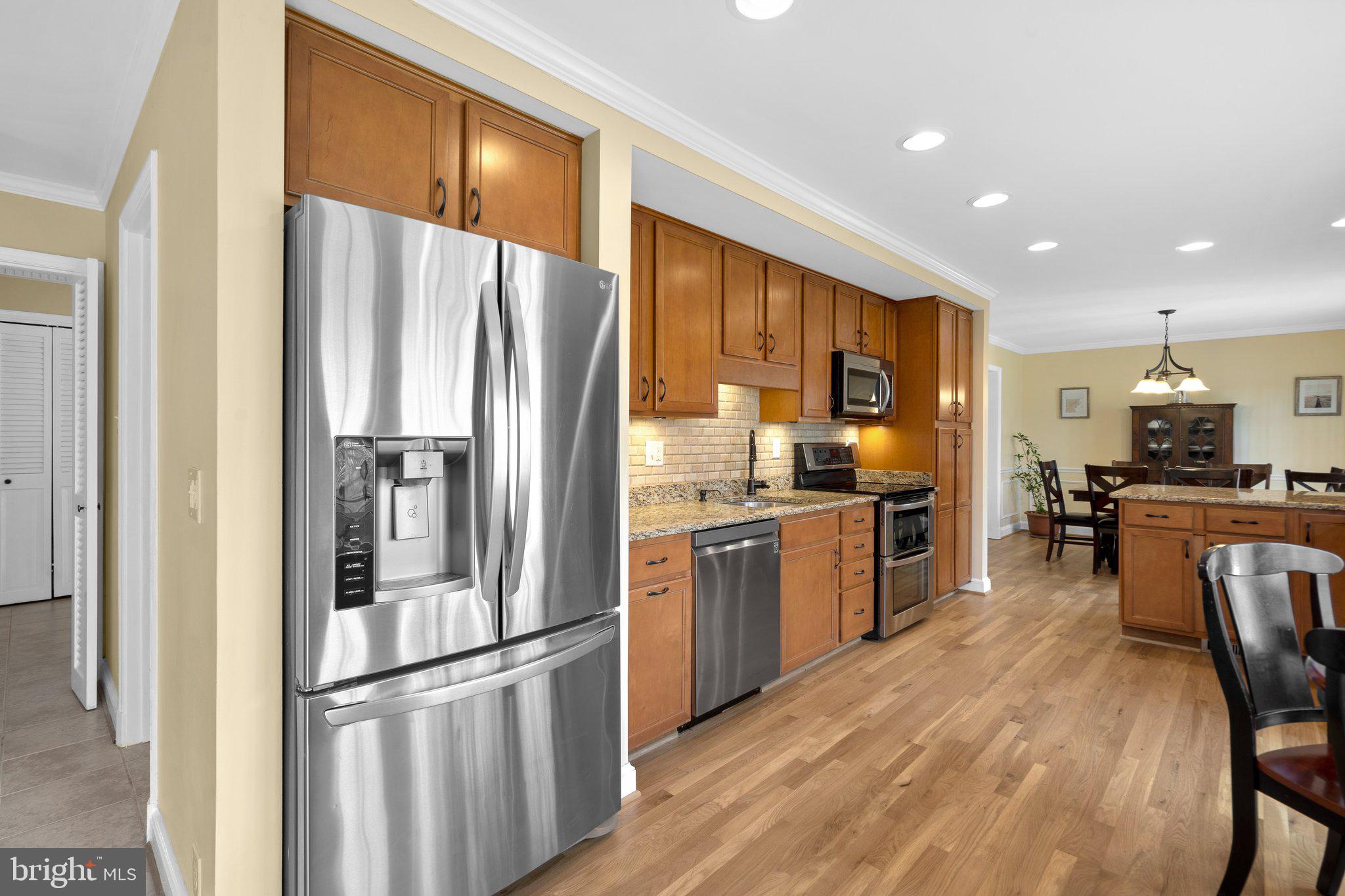 4301 Oaktree Road Rockville, MD 20853 - Photo 6 of 37