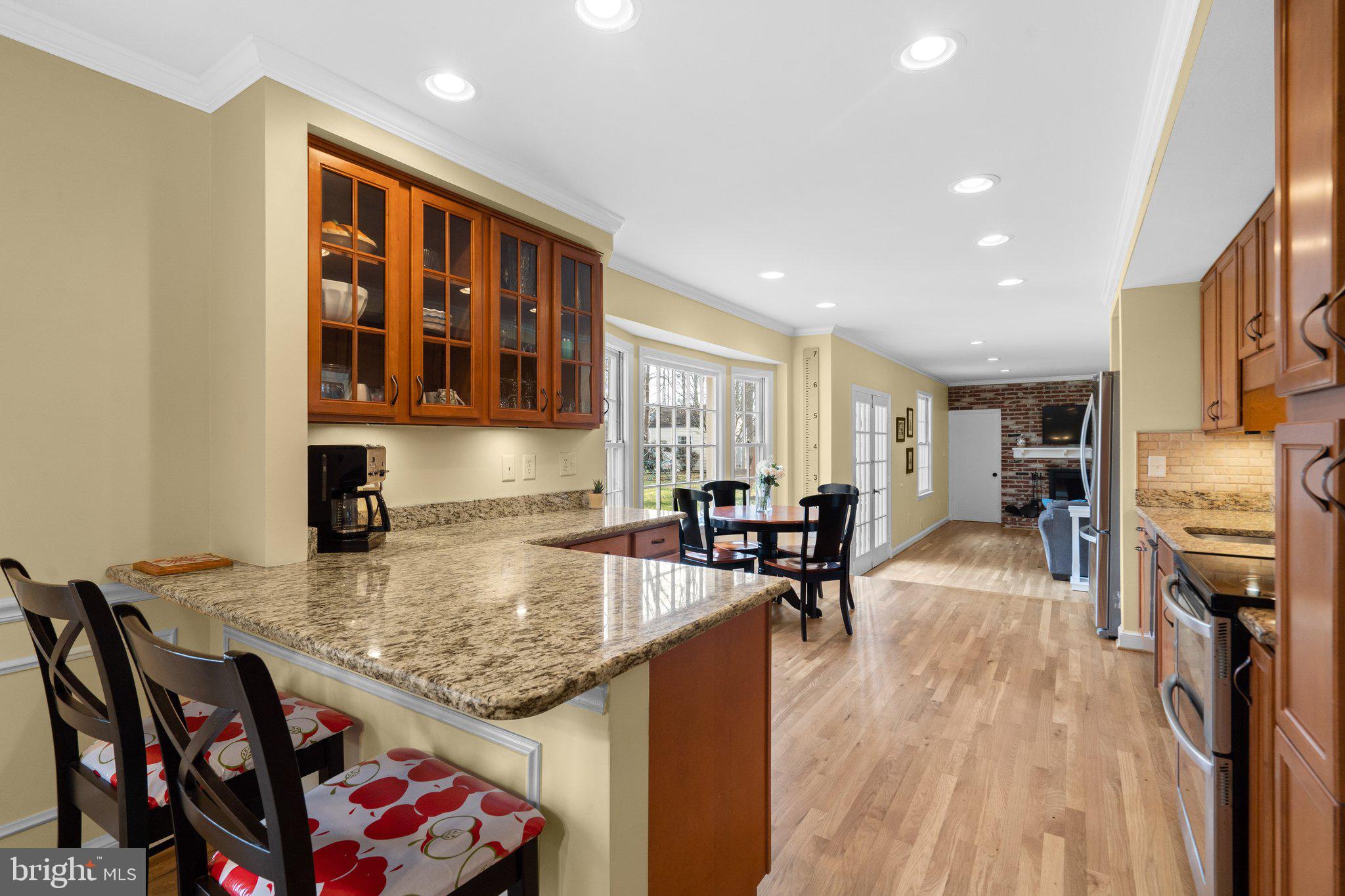 4301 Oaktree Road Rockville, MD 20853 - Photo 8 of 37