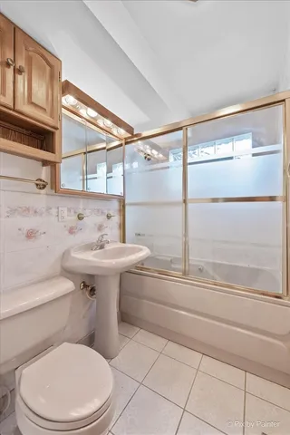 $379,900 | 15530 West Wildwood Court, Libertyville, IL 60048