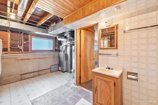 $379,900 | 15530 West Wildwood Court, Libertyville, IL 60048