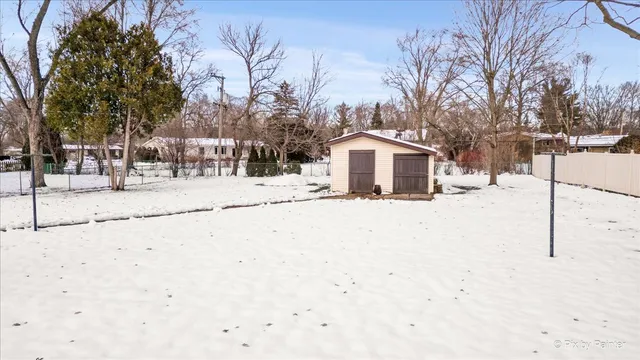 $379,900 | 15530 West Wildwood Court, Libertyville, IL 60048