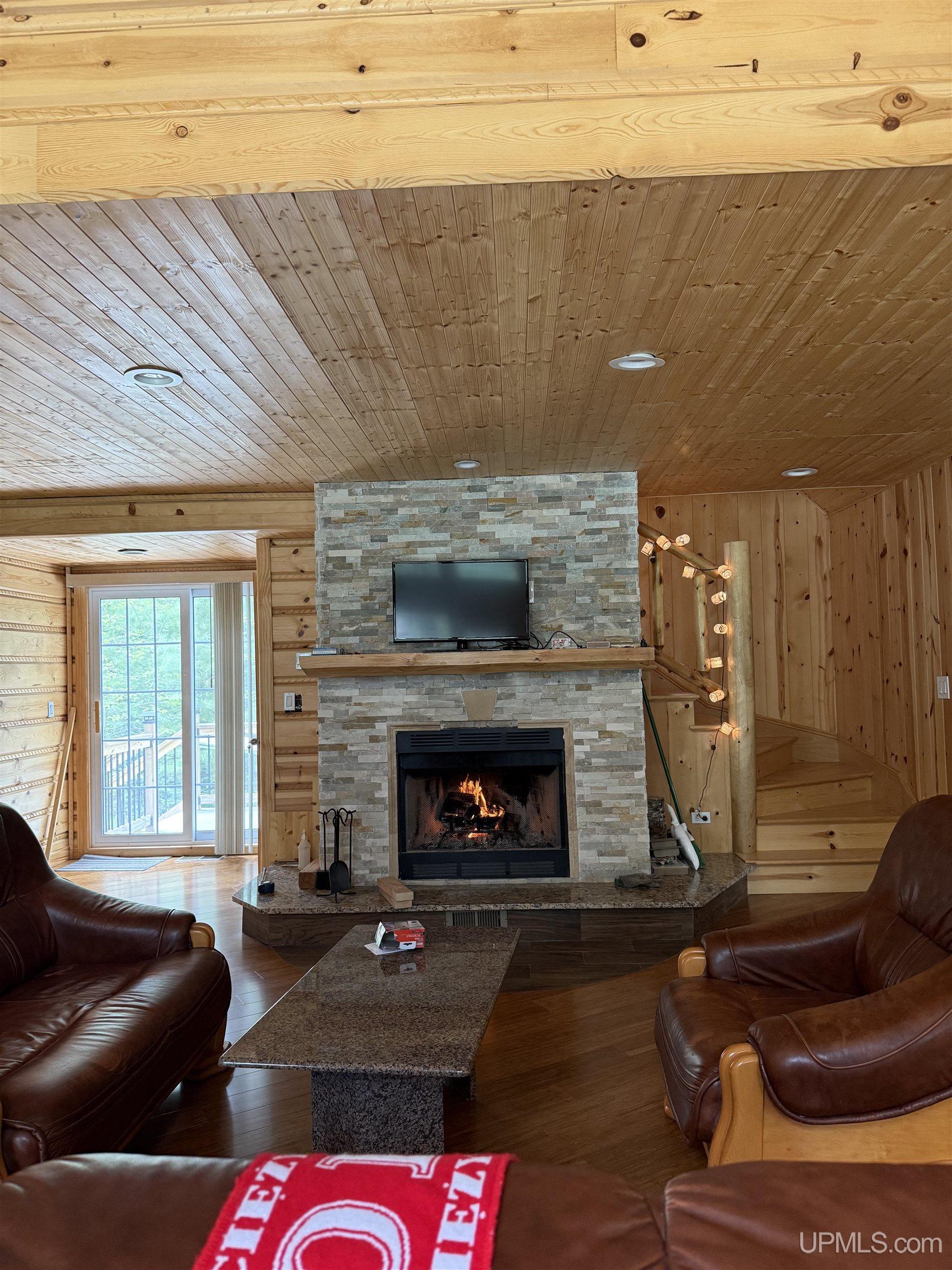 4077 Pope John Paul II Road Florence, WI 54121 - Photo 6 of 8
