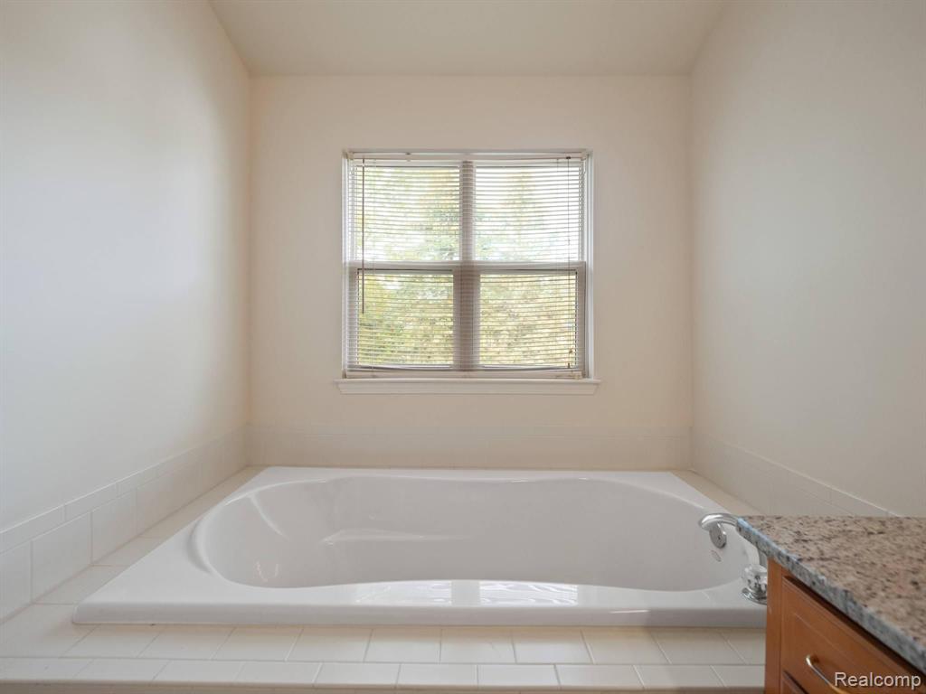 3316 Empire Drive Rochester, MI 48309 - Photo 37 of 52
