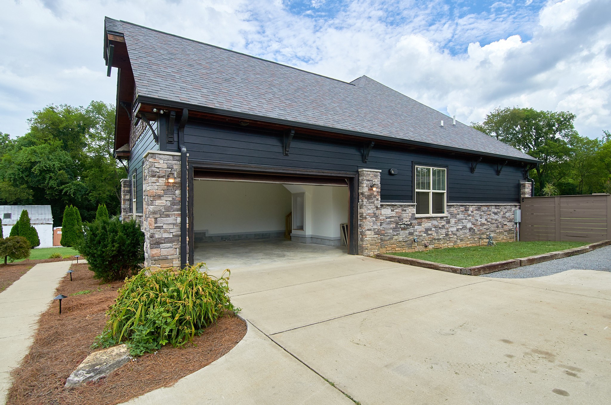 1461 Neelys Bend Road Madison, TN 37115 - Photo 7 of 38 Gallery Image 7