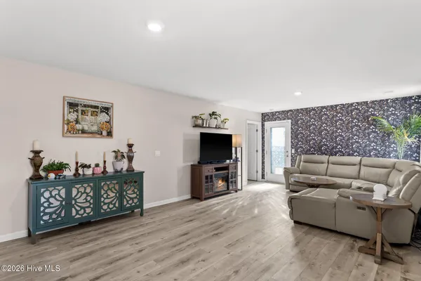 $330,000 | 1550 King Lucius Way Southeast, Bolivia, NC 28422