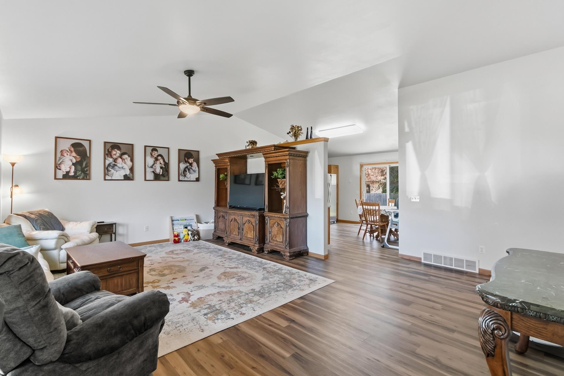 142 Roloff Court Reedsburg, WI 53959 - Photo 2 of 42