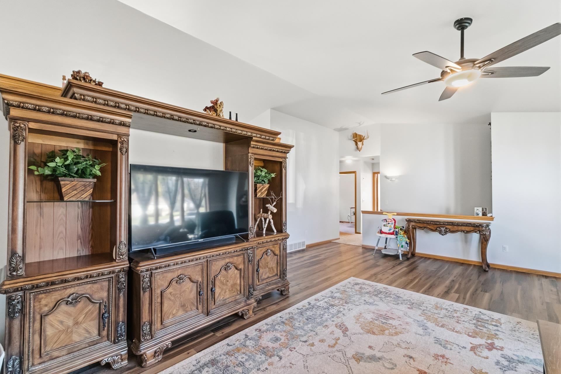 142 Roloff Court Reedsburg, WI 53959 - Photo 5 of 42