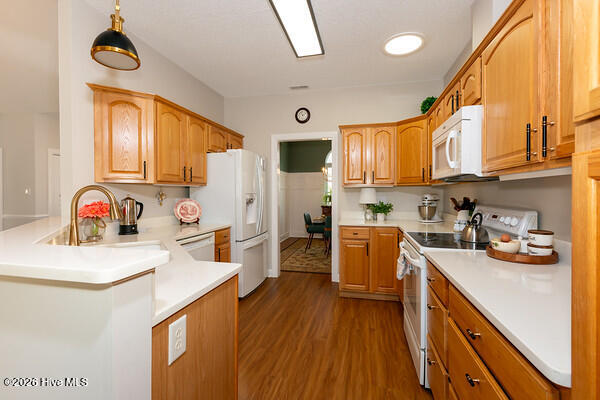 122 Neuchatel Road New Bern, NC 28562 - Photo 12 of 27 Kitchen3