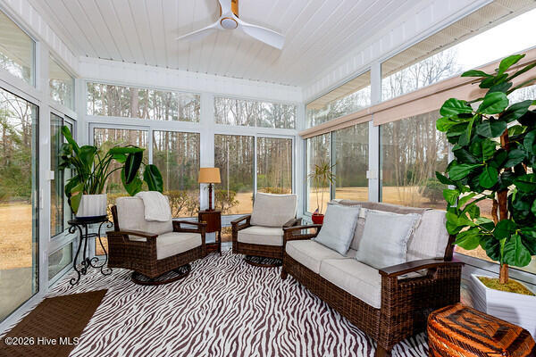 122 Neuchatel Road New Bern, NC 28562 - Photo 19 of 27 Sunroom2