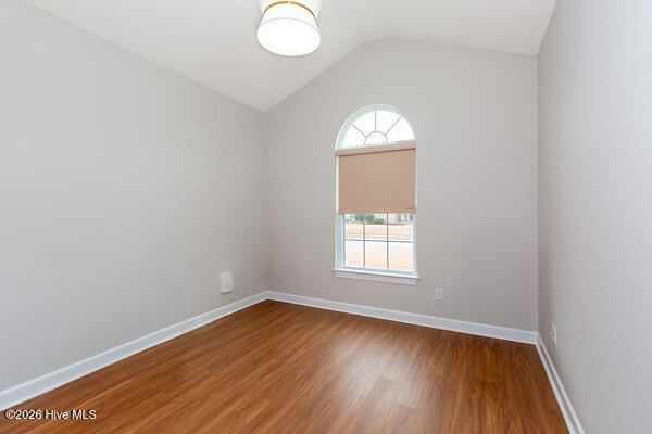 122 Neuchatel Road New Bern, NC 28562 - Photo 22 of 27 FrontBR