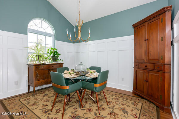 122 Neuchatel Road New Bern, NC 28562 - Photo 8 of 27 Dining1