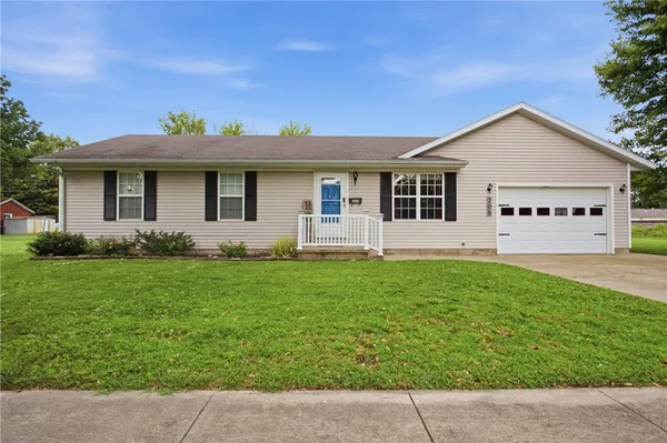 $159,900 | 205 North St Clair Street, Altamont, IL 62411