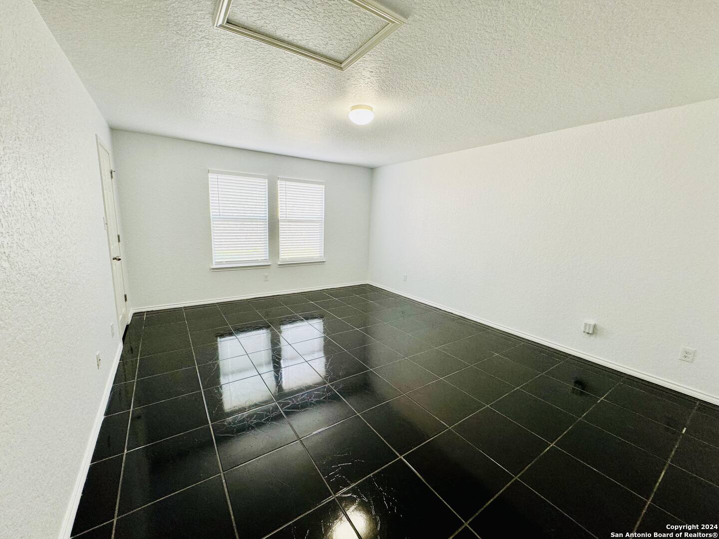 12139 Patton Point San Antonio, TX 78254 - Photo 15 of 34 a close view of bathroom
