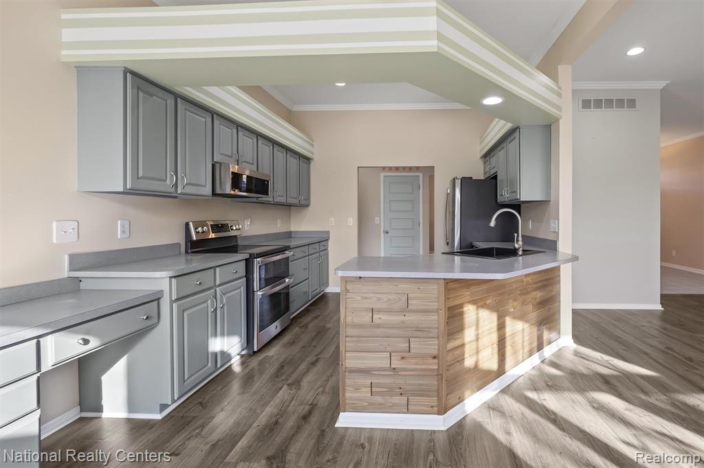 667 Shortridge Avenue Rochester Hills, MI 48307 - Photo 8 of 27
