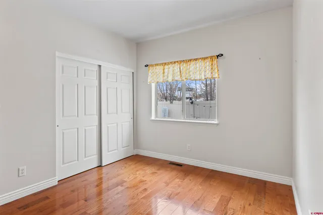 an empty room with window