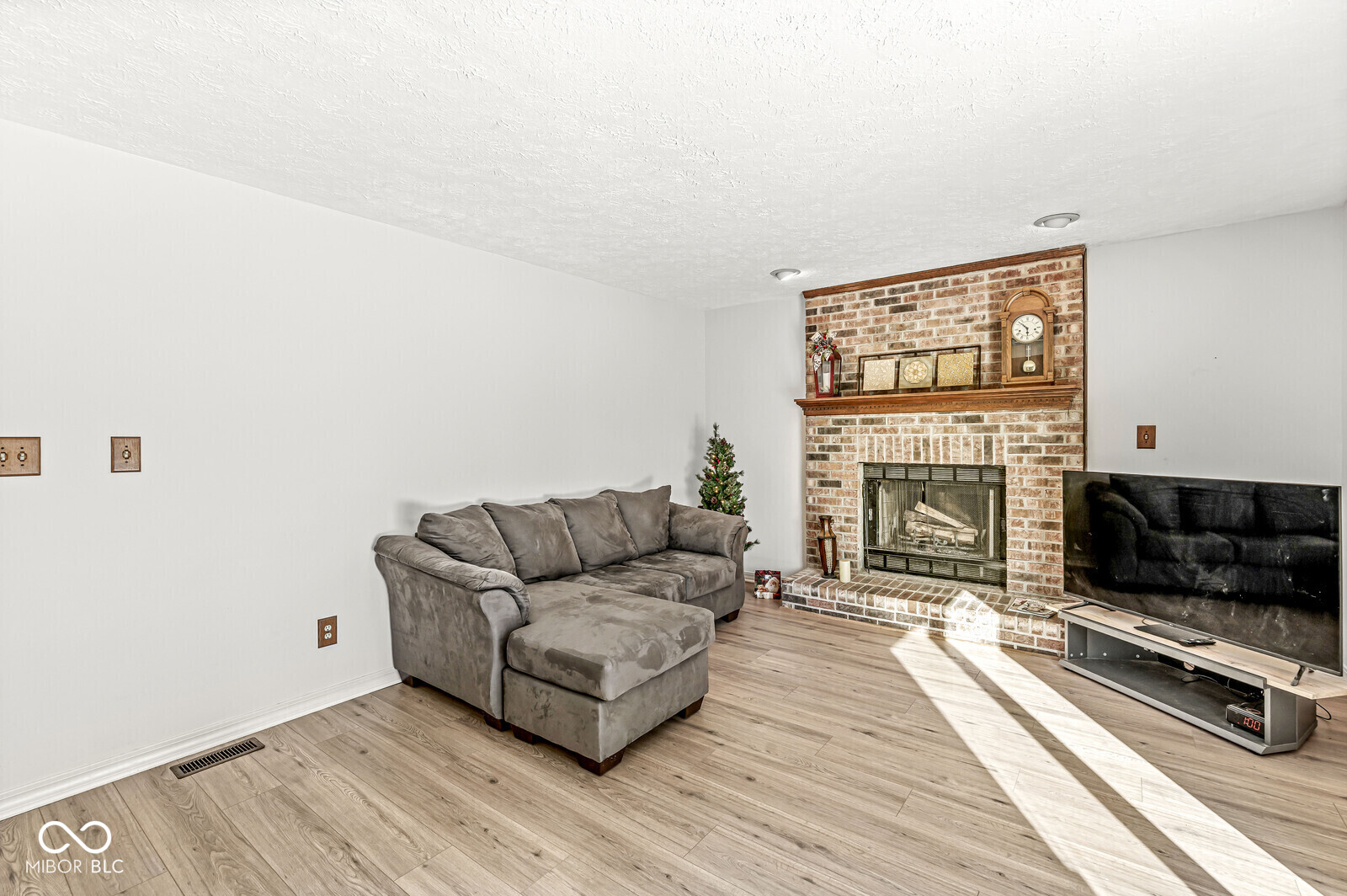 14815 Wheatfield Lane Carmel, IN 46032 - Photo 12 of 43