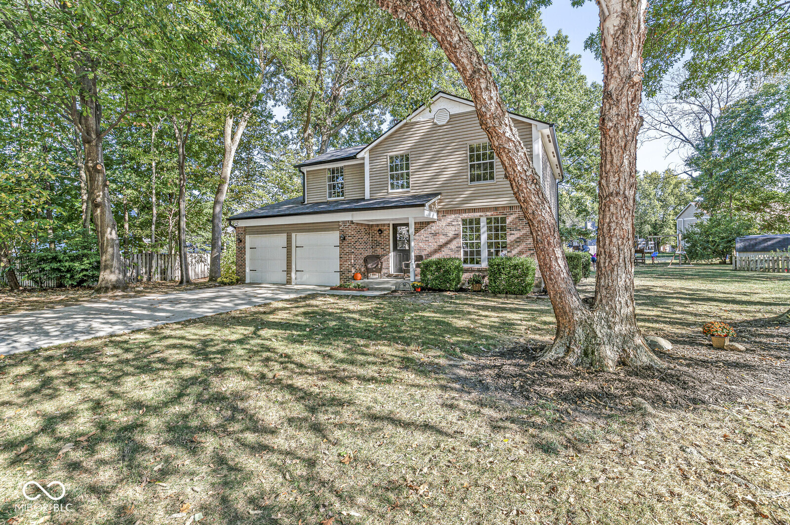 14815 Wheatfield Lane Carmel, IN 46032 - Photo 4 of 43