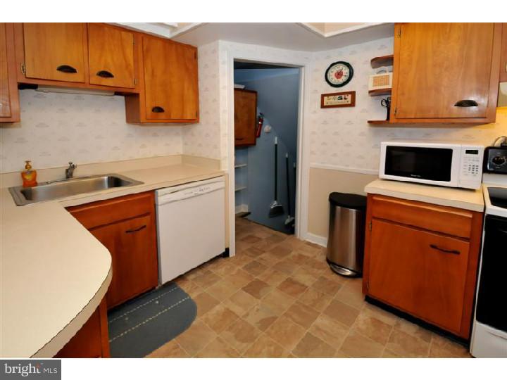 768 Brooke Road Glenside, PA 19038 - Photo 8 of 22 Kitchen