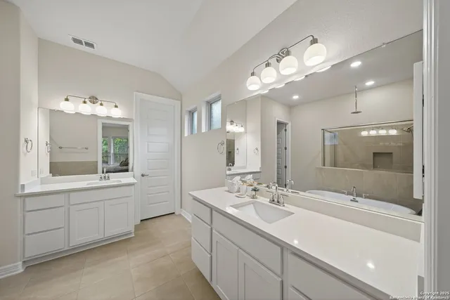 $540,000 | 123 Low Mdw Drive, Universal City, TX 78148