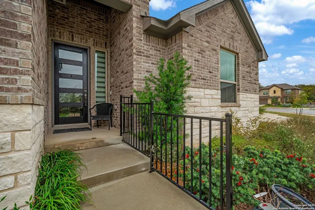 $540,000 | 123 Low Mdw Drive, Universal City, TX 78148