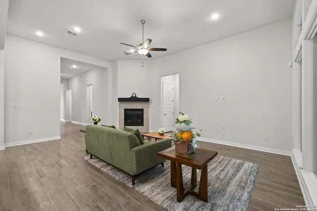 $540,000 | 123 Low Mdw Drive, Universal City, TX 78148