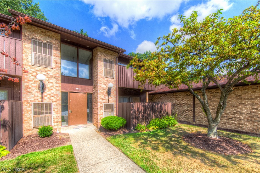 3249 Mayfield Road, Unit 14 Cleveland, OH 44118 - Photo 1 of 17