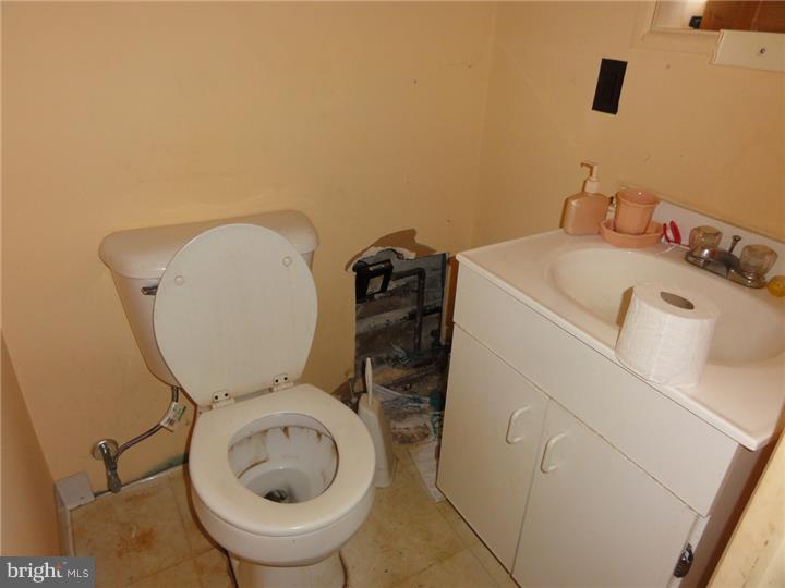 6239 Addison Street Philadelphia, PA 19143 - Photo 7 of 9 Half Bath