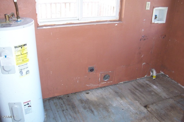 10840 Hughes Road Yakima, WA 98903 - Photo 8 of 8 a view of a room with window