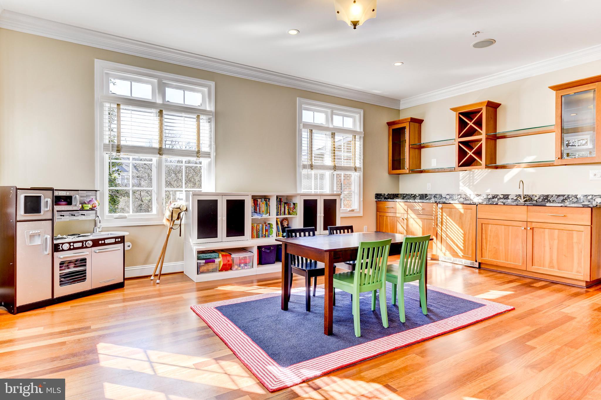 8603 Rayburn Road Bethesda, MD 20817 - Photo 13 of 67 Club room with wet bar