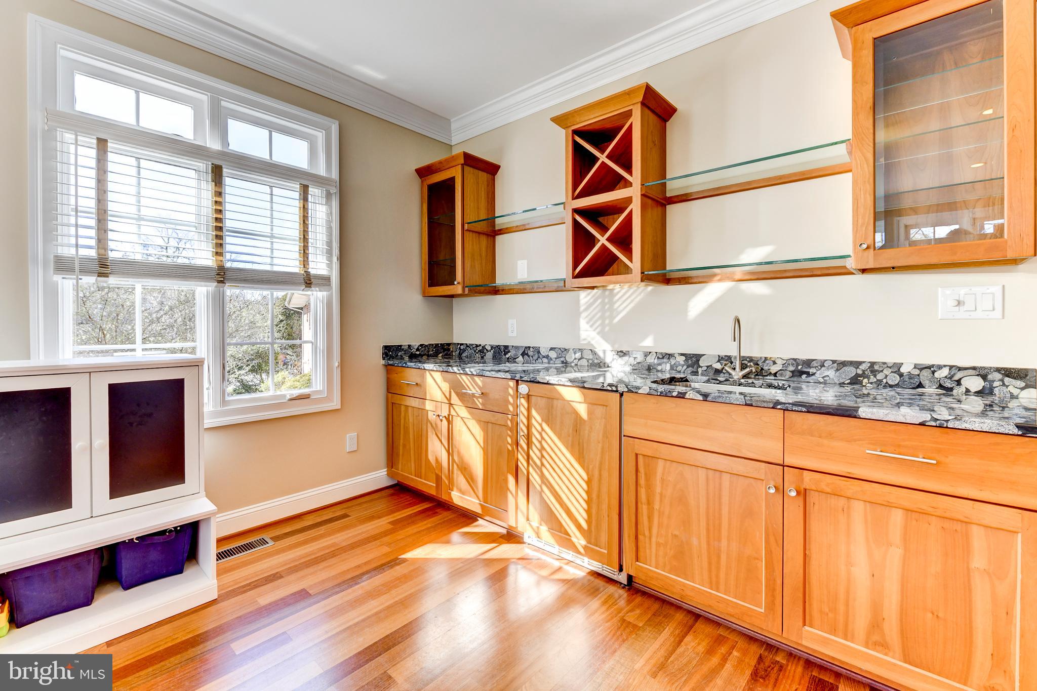 8603 Rayburn Road Bethesda, MD 20817 - Photo 15 of 67 Club room bar area